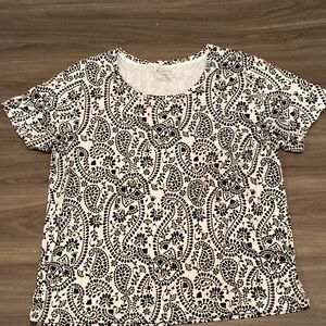 White Stag Black and White Paisley Short Sleeve Top